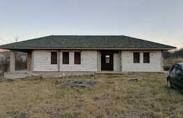 Casa individuala la rosu in zona centrala din Chinteni!