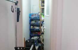 Apartament 2 camere decomandate la 1 minut de statia de tramvai!