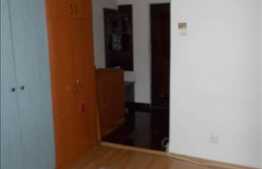 Garsoniera, 29 mp utili,  etaj intermediar, zona Calea Floresti