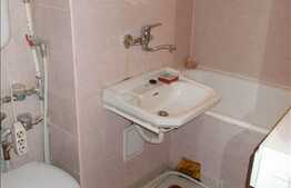 Garsoniera, 29 mp utili,  etaj intermediar, zona Calea Floresti