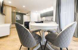 Apartament superb de 3 camere, totul nou, parcare, zona Parcul Central