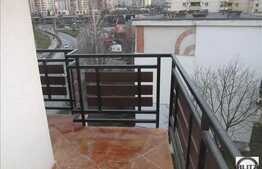 Inchiriere 2 camere, 67 mp utili, zona Plopilor, cu terasa 36 mp, loc de parcare