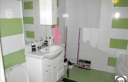 Inchiriere 2 camere, 67 mp utili, zona Plopilor, cu terasa 36 mp, loc de parcare