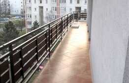 Inchiriere 2 camere, 67 mp utili, zona Plopilor, cu terasa 36 mp, loc de parcare