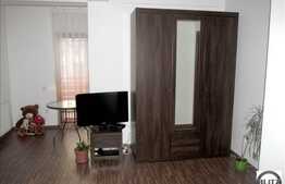 Inchiriere 2 camere, 67 mp utili, zona Plopilor, cu terasa 36 mp, loc de parcare