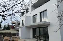 Casa cuplata, 5 dormitoare, garaj dublu, 365 mp teren, zona Sigma