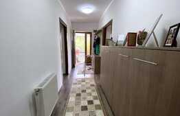 Casa compusa din 2 corpuri: 160mp utili si 1065 mp teren; Dambu Rotund!