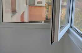 Apartament de 2 camere, balcon, semidecomandat, zona Blumăna