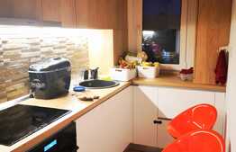 Apartament de 2 camere, balcon, semidecomandat, zona Blumăna