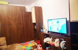 Apartament de 2 camere, balcon, semidecomandat, zona Blumăna