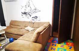 Apartament de 2 camere, balcon, semidecomandat, zona Blumăna