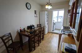 Apartament 3 camere, 77 mp, zona străzii București!