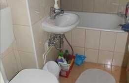 Vanzare apartament 3 camere semidecomandate, 44 mp, imobil reabilitat termic!