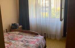 Apartament de 3 camere, decomandat, etaj intermediar, balcon, zona Răcădău