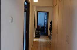 Apartament de 3 camere, decomandat, etaj intermediar, balcon, zona Răcădău