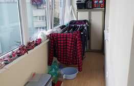 Apartament de 3 camere, decomandat, etaj intermediar, balcon, zona Răcădău