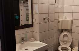 Apartament de 3 camere, decomandat, etaj intermediar, balcon, zona Răcădău