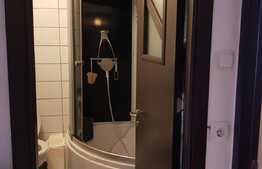 Apartament de 3 camere, decomandat, etaj intermediar, balcon, zona Răcădău