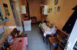 Casă de 200 mp si 800 mp teren, în Ghimbav