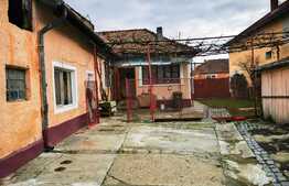 Casă de 200 mp si 800 mp teren, în Ghimbav
