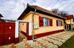 Casă de 200 mp si 800 mp teren, în Ghimbav