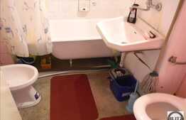 Vanzare apartament 4 camere, 82 mp utili, zona Calvaria, cu parcare inclusa