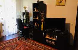 Apartament de 2 camere, decomandat, 50 mp, zona Regal 