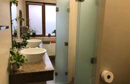 Spatiu de inchiriat, cheltuieli incluse, loc de parcare, zona strazii Donath