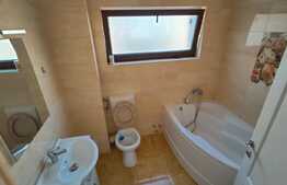 Apartament de 3 camere, 60 mp gradina, parcare, zona Sub Cetate!