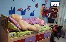 Apartament 3 camere, balcon inchis, boxa, loc parcare! Zona strazii Sesul de Sus!