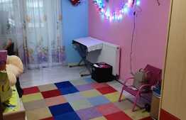 Apartament 3 camere, balcon inchis, boxa, loc parcare! Zona strazii Sesul de Sus!