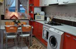 Apartament 3 camere, balcon inchis, boxa, loc parcare! Zona strazii Sesul de Sus!