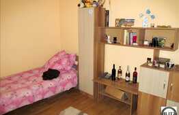 Apartament 3 camere de vanzare, 64 mp utili, zona M. Zaciu, cu 2 parcari