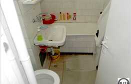 De vanzare 1 camera decomandata,35 mp, Piata Mihai Viteazul, cu loc de parcare