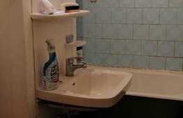 Apartament de 3 camere, decomandat, balcon, zona Astra