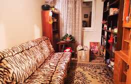 Apartament de 3 camere, decomandat, balcon, zona Astra