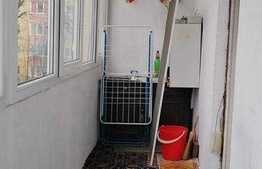 Apartament de 3 camere, decomandat, balcon, zona Astra