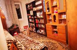 Apartament de 3 camere, decomandat, balcon, zona Astra