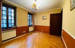 Birou Elegant, 5 incaperi, 140 mp, cladire istorica emblematica!