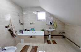 Apartament 3 camere, 130mp, dressing, parcare, zona Cetatii