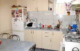 Apartament 2 camere de vanzare, decomandat, 50 mp utili, zona Oncos, cu parcare