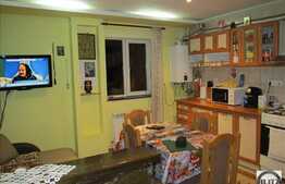 Vanzare 2 camere, 44 mp, balcon inchis, etaj intermediar! Zona strazii Cetatii!