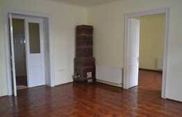 De vanzare apartament cu 3 camere, 86 mp, zona centrala