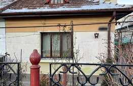 Casa cu teren 330 mp, zona Andrei Muresanu