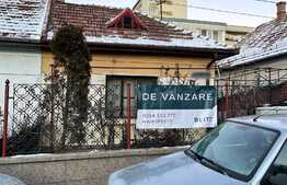 Casa cu teren 330 mp, zona Andrei Muresanu