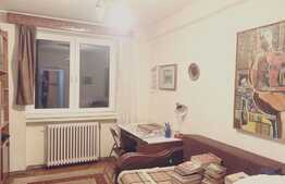 Apartament de 3 camere, decomandat, garaj, zona Engels!