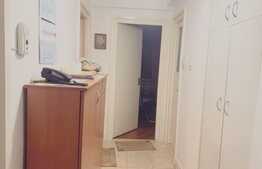 Apartament de 3 camere, decomandat, garaj, zona Engels!