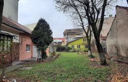 De vanzare casa cuplata,47 mp utili, curte comuna, semicentral