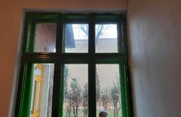 De vanzare casa cuplata,47 mp utili, curte comuna, semicentral