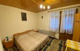 Vila cu potential de transformare in pensiune, 13 camere, Timisul de Sus, 1487 mp teren, Brasov